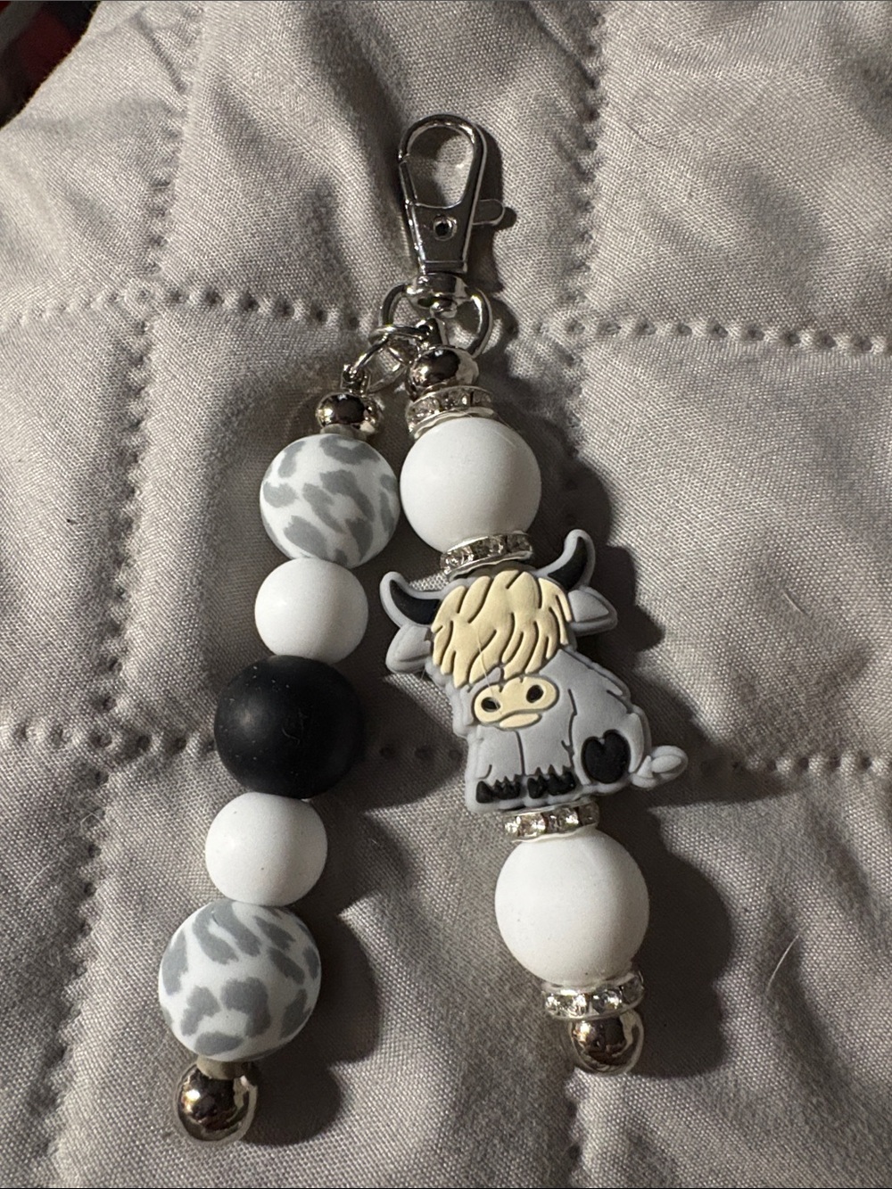 White & Gray Highland Cow Beaded Keychain Purse Charm